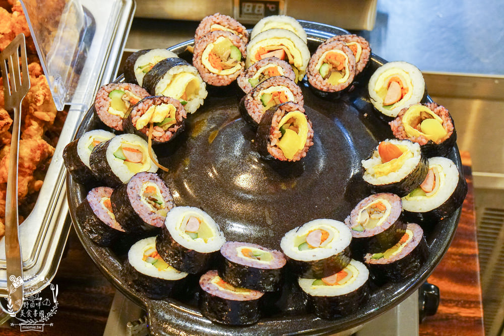 情韓式餐廳|高雄韓式料理399元吃到飽居然有超肥美螃蟹跟韓式滷豬腳?韓國人超愛的銷魂醬醃螃蟹不預定吃不到?