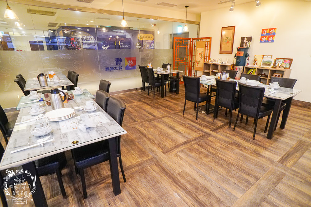 情韓式餐廳|高雄韓式料理399元吃到飽居然有超肥美螃蟹跟韓式滷豬腳?韓國人超愛的銷魂醬醃螃蟹不預定吃不到?