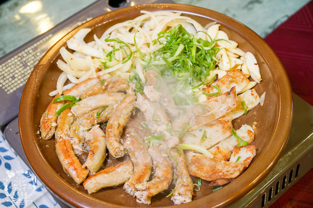 情韓式餐廳|高雄韓式料理399元吃到飽居然有超肥美螃蟹跟韓式滷豬腳?韓國人超愛的銷魂醬醃螃蟹不預定吃不到?