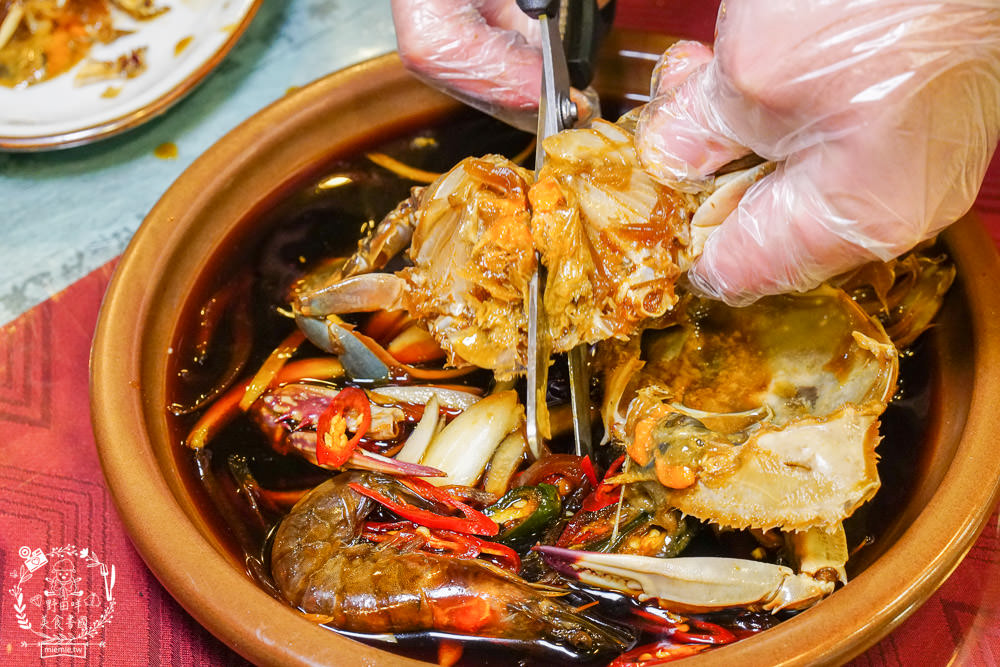 情韓式餐廳|高雄韓式料理399元吃到飽居然有超肥美螃蟹跟韓式滷豬腳?韓國人超愛的銷魂醬醃螃蟹不預定吃不到?