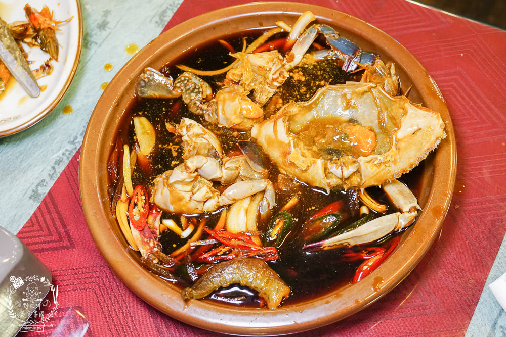情韓式餐廳|高雄韓式料理399元吃到飽居然有超肥美螃蟹跟韓式滷豬腳?韓國人超愛的銷魂醬醃螃蟹不預定吃不到?