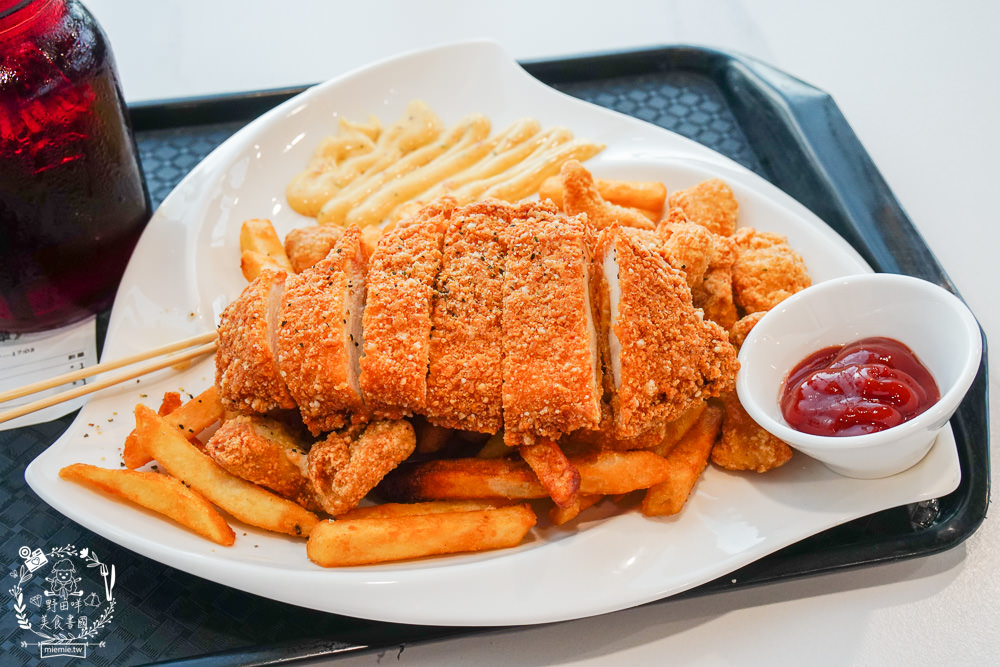 愛琴海岸海景渡假農場|高雄超浪漫的海景咖啡廳!一望無際的碧海藍天與超好拍攝的夢幻藝術裝置! - 第68張圖 愛琴海岸海景渡假農場|高雄超浪漫的海景咖啡廳!一望無際的碧海藍天與超好拍攝的夢幻藝術裝置!