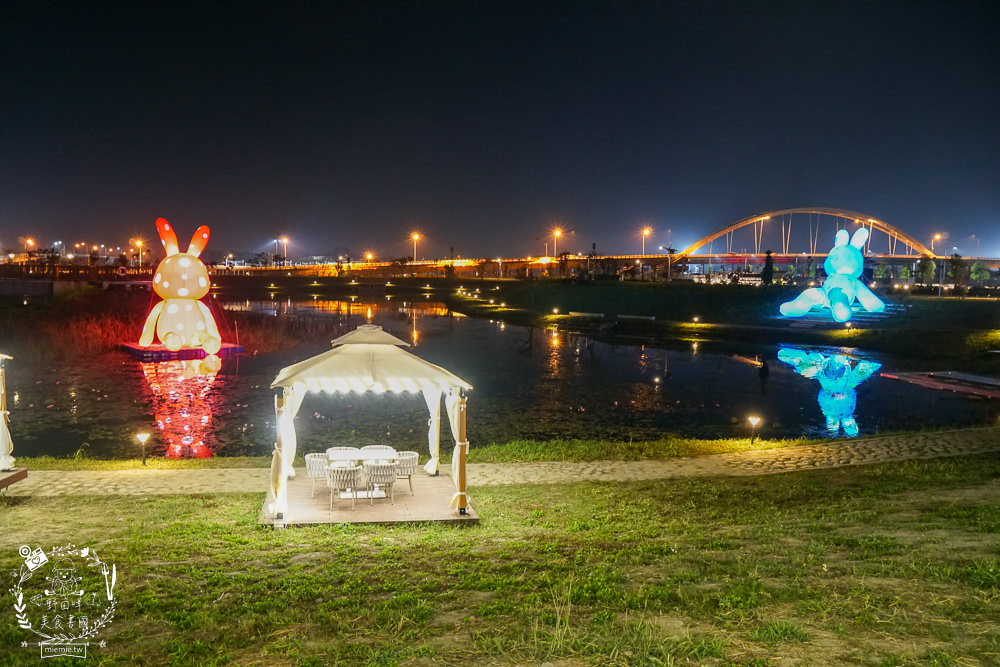 愛琴湖盼景觀咖啡餐廳|潮州鐵道園區內的夢幻景觀咖啡廳!超多兔兔花燈可以拍照打卡!