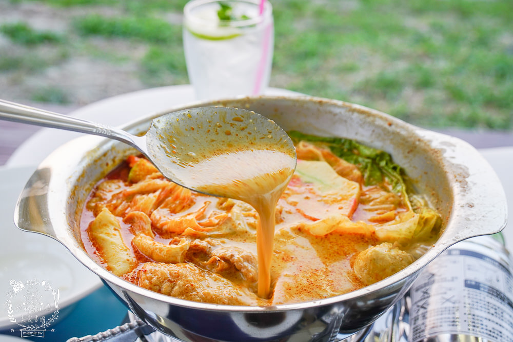 愛琴湖盼景觀咖啡餐廳|潮州鐵道園區內的夢幻景觀咖啡廳!超多兔兔花燈可以拍照打卡!