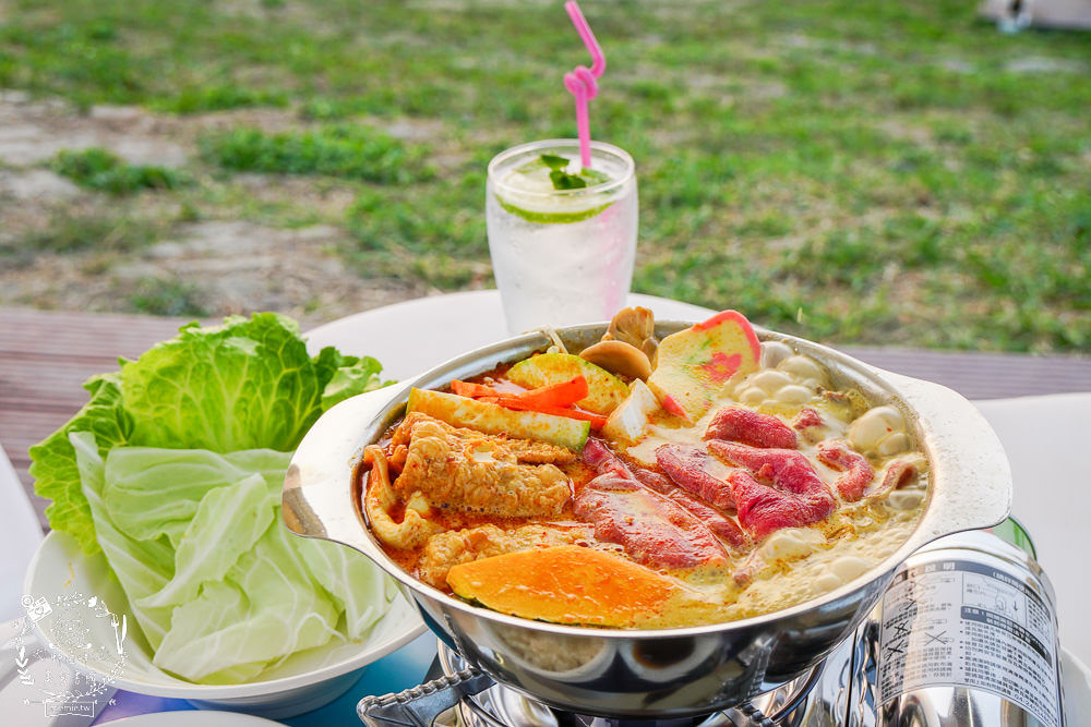 愛琴湖盼景觀咖啡餐廳|潮州鐵道園區內的夢幻景觀咖啡廳!超多兔兔花燈可以拍照打卡!