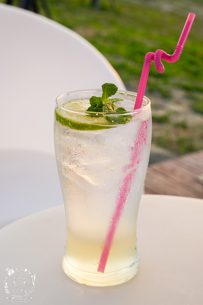 愛琴湖盼景觀咖啡餐廳|潮州鐵道園區內的夢幻景觀咖啡廳!超多兔兔花燈可以拍照打卡!