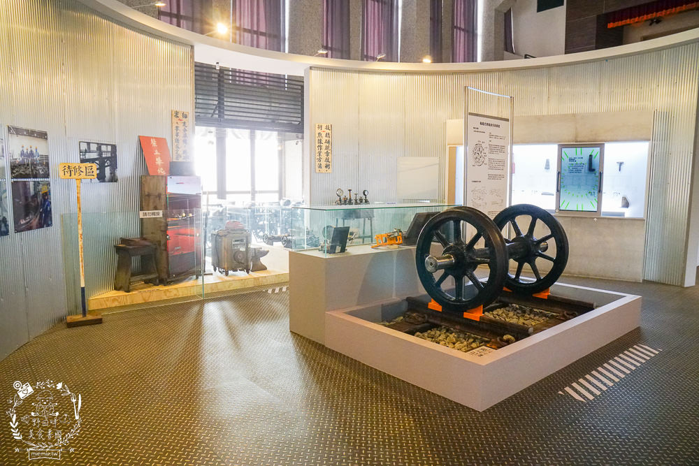 愛琴湖盼景觀咖啡餐廳|潮州鐵道園區內的夢幻景觀咖啡廳!超多兔兔花燈可以拍照打卡!