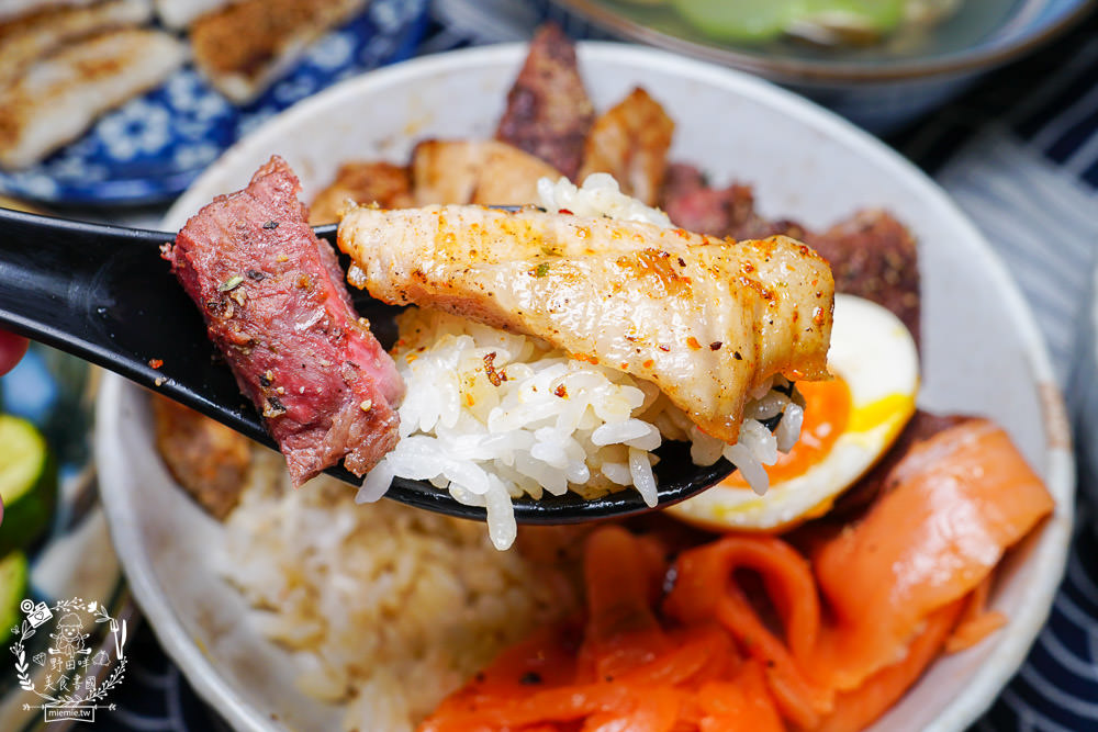 高雄[感丼現食料理]鳳山火車站附近的超人氣高CP值丼飯!隱藏版丼飯澎湃推薦!鳳山美食推薦