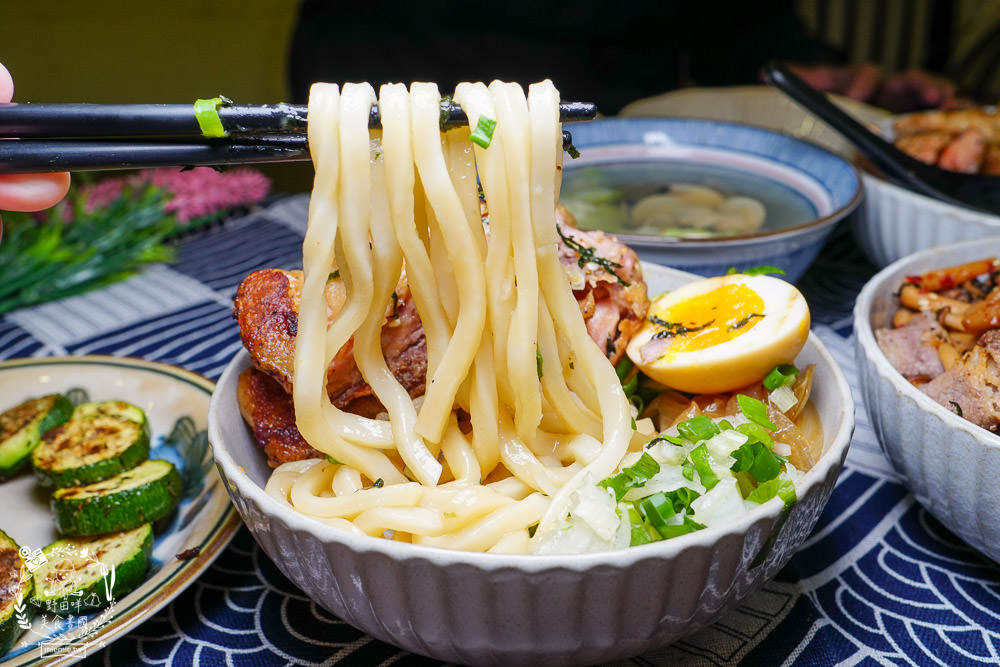 高雄[感丼現食料理]鳳山火車站附近的超人氣高CP值丼飯!隱藏版丼飯澎湃推薦!鳳山美食推薦