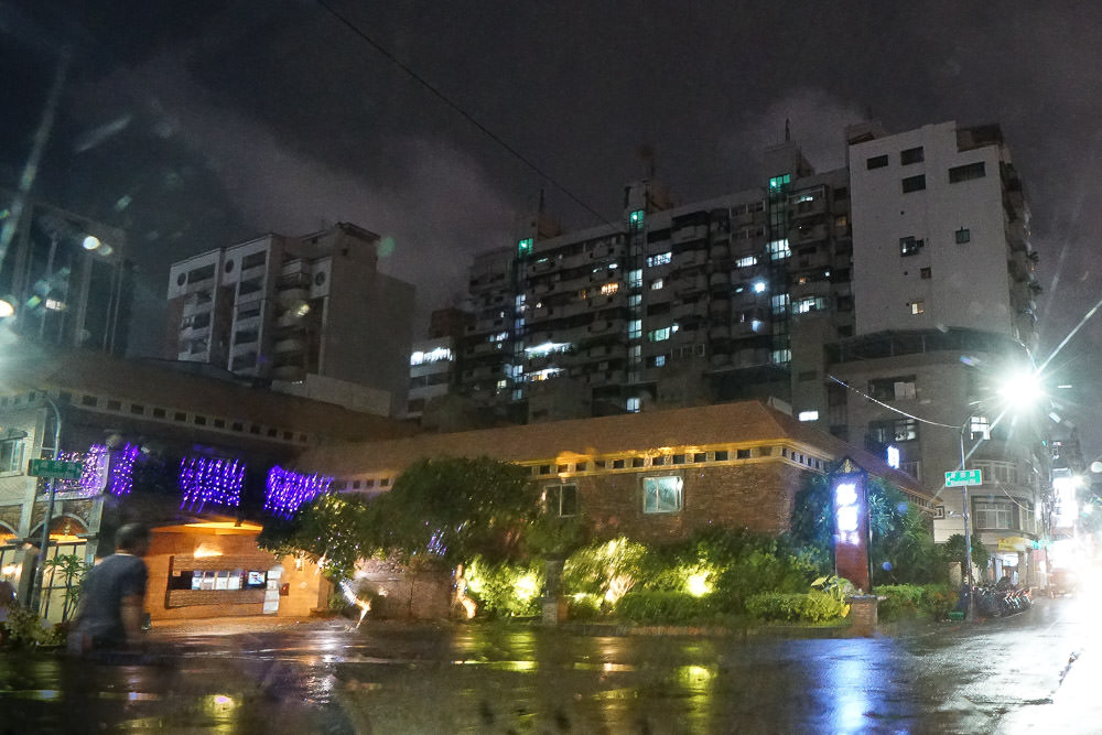 高雄休息推薦!慕夏汽車旅館|精緻峇里島氛圍|高級衛浴設備|設備齊全汽車旅館