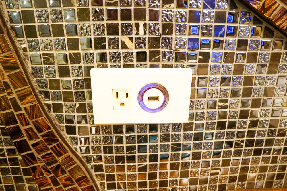 高雄休息推薦!慕夏汽車旅館|精緻峇里島氛圍|高級衛浴設備|設備齊全汽車旅館