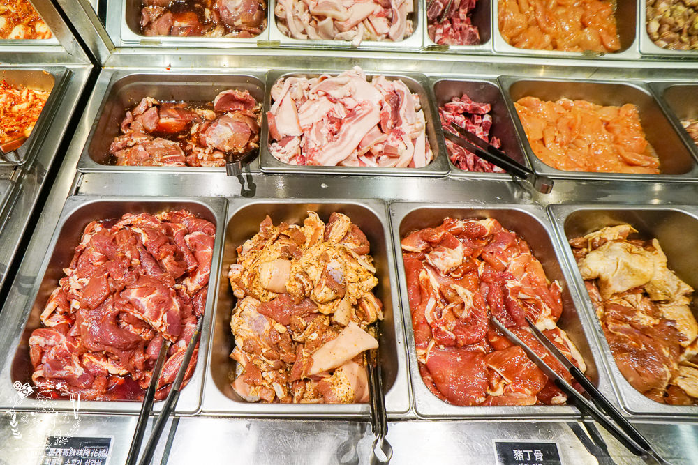 打爆豬韓式燒肉吃到飽|高雄CP值爆高的火烤兩吃到飽!最低309元可以吃到65以上選項?13種厚切肉片爽爽吃到飽! - 第16張圖 打爆豬韓式燒肉吃到飽|高雄CP值爆高的火烤兩吃到飽!最低309元可以吃到65以上選項?13種厚切肉片爽爽吃到飽!