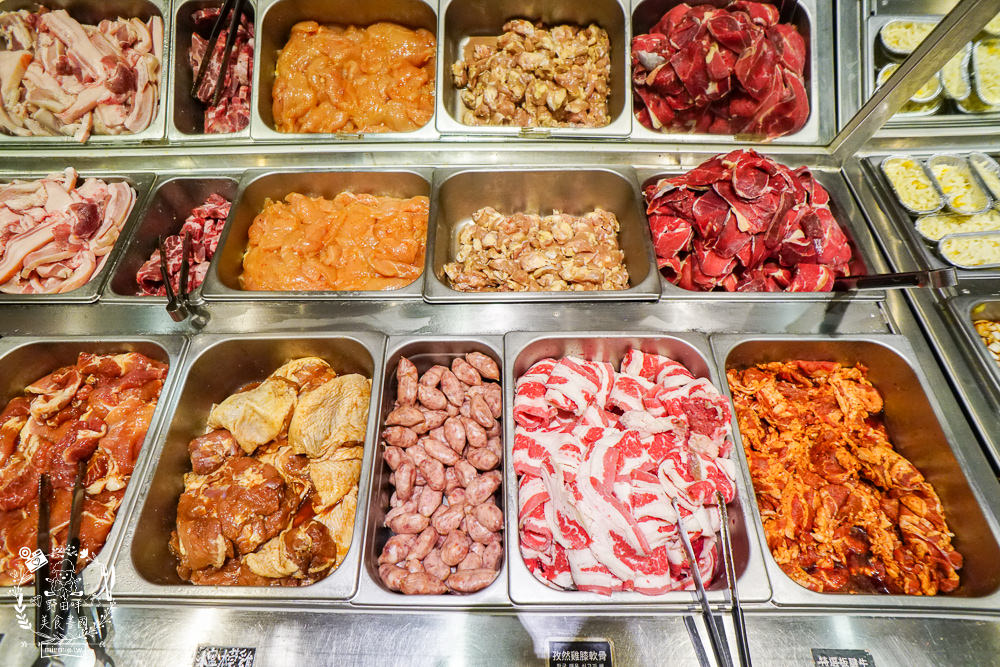 打爆豬韓式燒肉吃到飽|高雄CP值爆高的火烤兩吃到飽!最低309元可以吃到65以上選項?13種厚切肉片爽爽吃到飽! - 第17張圖 打爆豬韓式燒肉吃到飽|高雄CP值爆高的火烤兩吃到飽!最低309元可以吃到65以上選項?13種厚切肉片爽爽吃到飽!