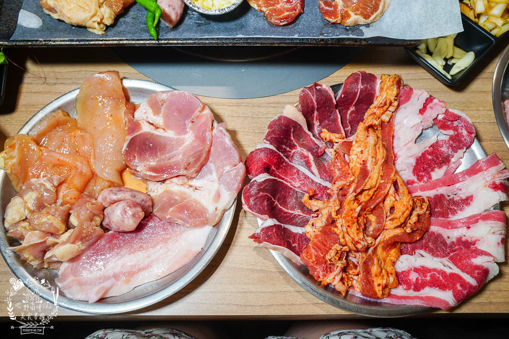 打爆豬韓式燒肉吃到飽|高雄CP值爆高的火烤兩吃到飽!最低309元可以吃到65以上選項?13種厚切肉片爽爽吃到飽! - 第30張圖 打爆豬韓式燒肉吃到飽|高雄CP值爆高的火烤兩吃到飽!最低309元可以吃到65以上選項?13種厚切肉片爽爽吃到飽!