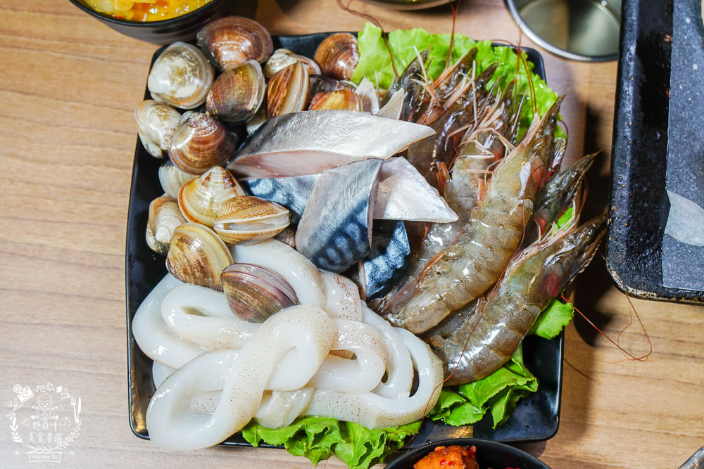 打爆豬韓式燒肉吃到飽|高雄CP值爆高的火烤兩吃到飽!最低309元可以吃到65以上選項?13種厚切肉片爽爽吃到飽! - 第40張圖 打爆豬韓式燒肉吃到飽|高雄CP值爆高的火烤兩吃到飽!最低309元可以吃到65以上選項?13種厚切肉片爽爽吃到飽!