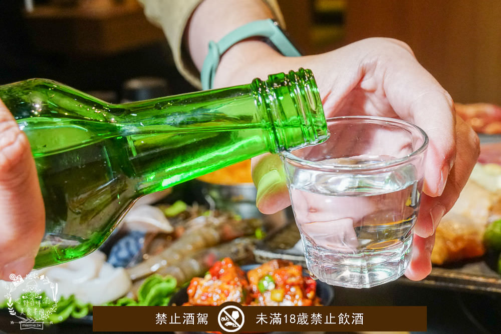 打爆豬韓式燒肉吃到飽|高雄CP值爆高的火烤兩吃到飽!最低309元可以吃到65以上選項?13種厚切肉片爽爽吃到飽! - 第53張圖 打爆豬韓式燒肉吃到飽|高雄CP值爆高的火烤兩吃到飽!最低309元可以吃到65以上選項?13種厚切肉片爽爽吃到飽!