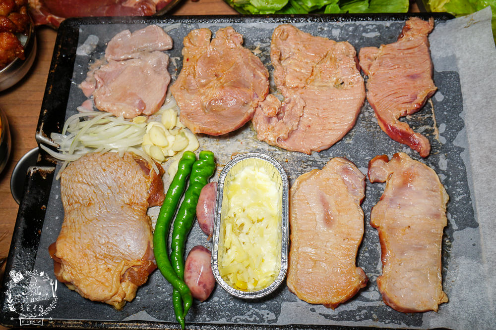 打爆豬韓式燒肉吃到飽|高雄CP值爆高的火烤兩吃到飽!最低309元可以吃到65以上選項?13種厚切肉片爽爽吃到飽! - 第35張圖 打爆豬韓式燒肉吃到飽|高雄CP值爆高的火烤兩吃到飽!最低309元可以吃到65以上選項?13種厚切肉片爽爽吃到飽!