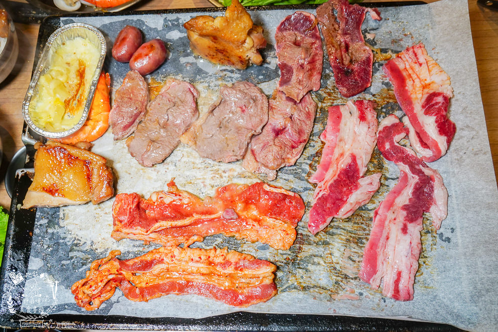 打爆豬韓式燒肉吃到飽|高雄CP值爆高的火烤兩吃到飽!最低309元可以吃到65以上選項?13種厚切肉片爽爽吃到飽! - 第44張圖 打爆豬韓式燒肉吃到飽|高雄CP值爆高的火烤兩吃到飽!最低309元可以吃到65以上選項?13種厚切肉片爽爽吃到飽!