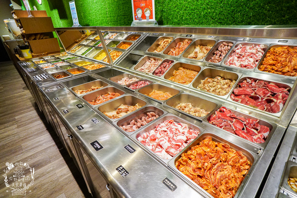 打爆豬韓式燒肉吃到飽|高雄CP值爆高的火烤兩吃到飽!最低309元可以吃到65以上選項?13種厚切肉片爽爽吃到飽! - 第14張圖 打爆豬韓式燒肉吃到飽|高雄CP值爆高的火烤兩吃到飽!最低309元可以吃到65以上選項?13種厚切肉片爽爽吃到飽!