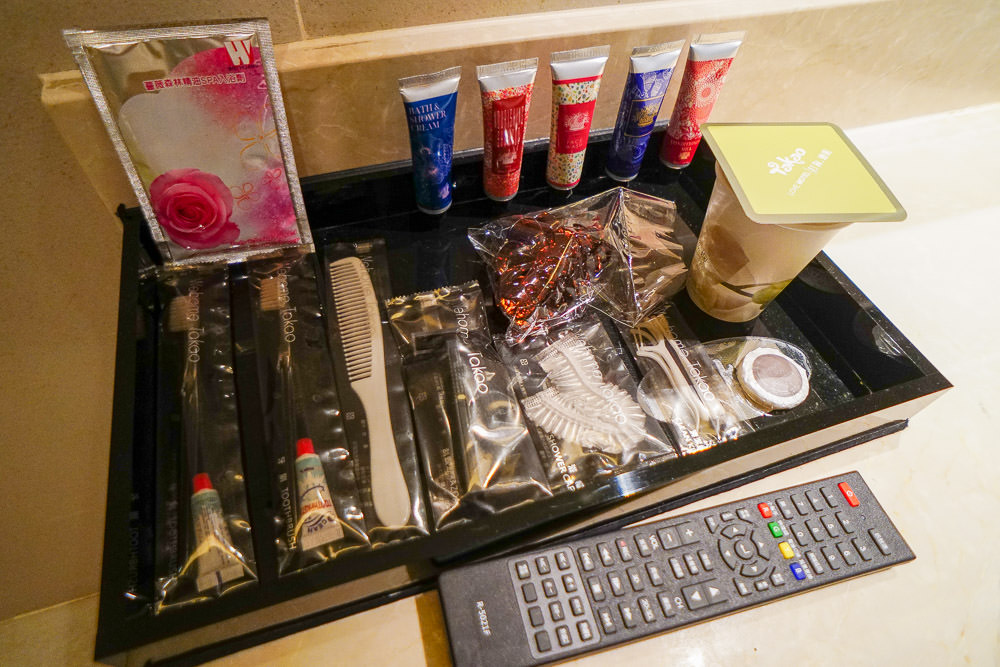 高雄小港汽車旅館[打狗戀館]超浪漫的舒適大空間|按摩浴缸寬廣好泡澡