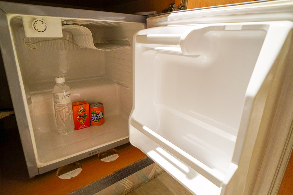 高雄小港汽車旅館[打狗戀館]超浪漫的舒適大空間|按摩浴缸寬廣好泡澡