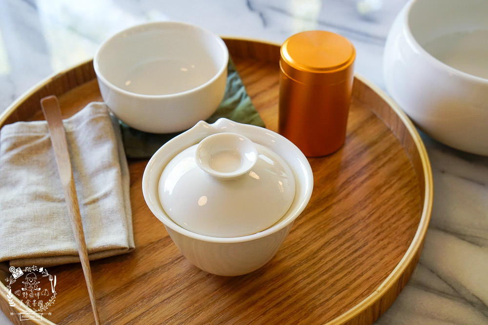 高雄[抱一茶屋]美術館超隱密的人氣日式風格餐廳!簡約淡雅的舒適空間!