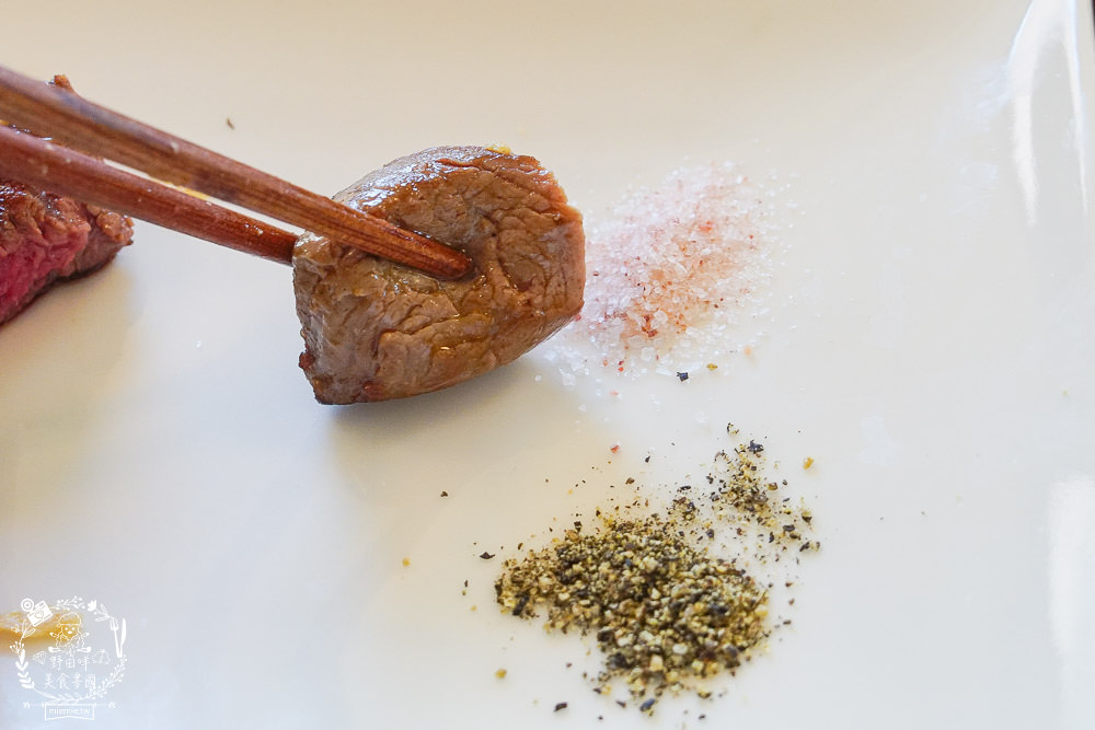 高雄[抱一茶屋]美術館超隱密的人氣日式風格餐廳!簡約淡雅的舒適空間!