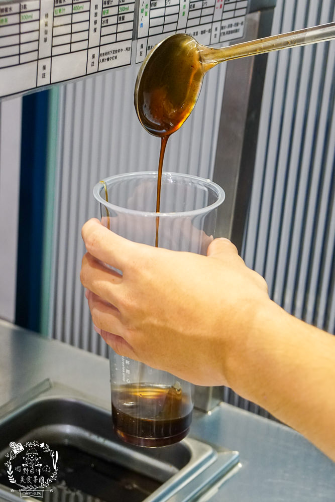 高雄[敖茶手作茶飲崇德店]傳統飲品也能潮出新風味的飲料店!顛覆大眾想像的梅子創意飲品!