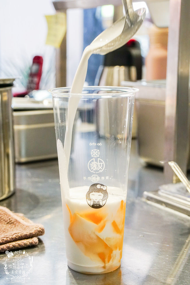 高雄[敖茶手作茶飲崇德店]傳統飲品也能潮出新風味的飲料店!顛覆大眾想像的梅子創意飲品!