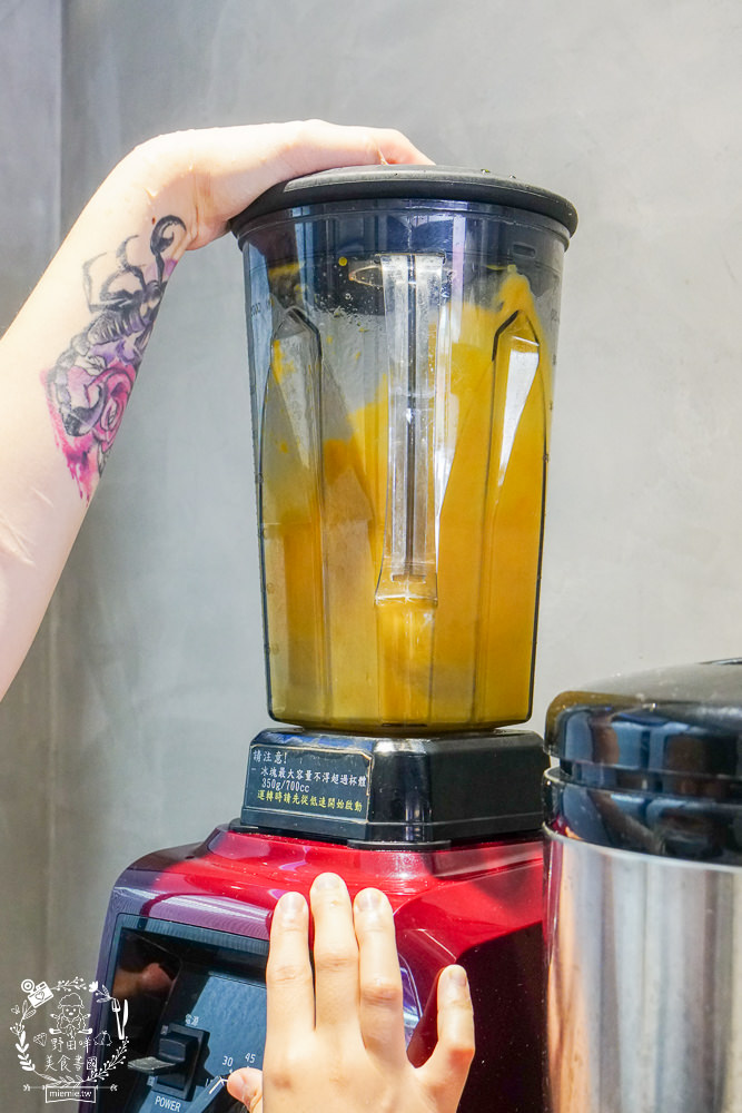 高雄[敖茶手作茶飲崇德店]傳統飲品也能潮出新風味的飲料店!顛覆大眾想像的梅子創意飲品!