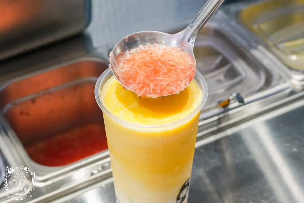 高雄[敖茶手作茶飲崇德店]傳統飲品也能潮出新風味的飲料店!顛覆大眾想像的梅子創意飲品!