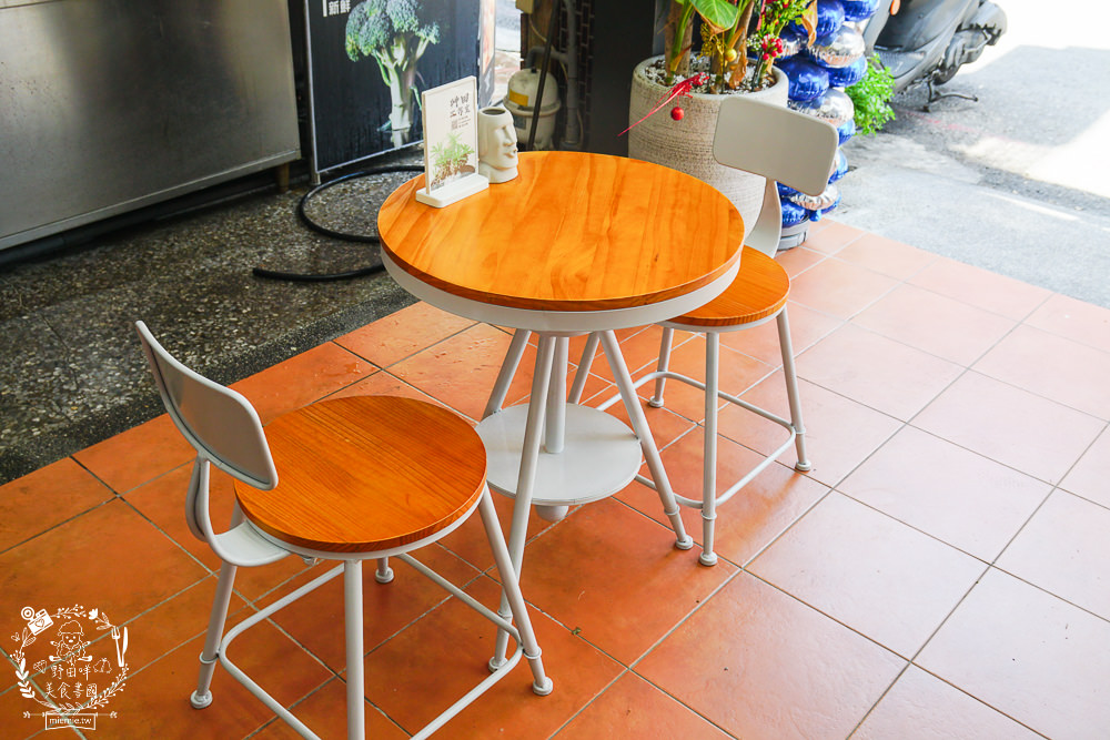 高雄[敖茶手作茶飲崇德店]傳統飲品也能潮出新風味的飲料店!顛覆大眾想像的梅子創意飲品!