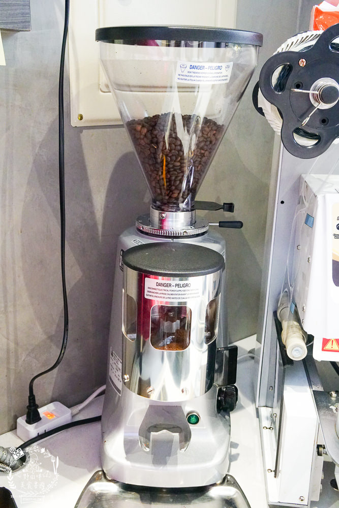 高雄[敖茶手作茶飲崇德店]傳統飲品也能潮出新風味的飲料店!顛覆大眾想像的梅子創意飲品!