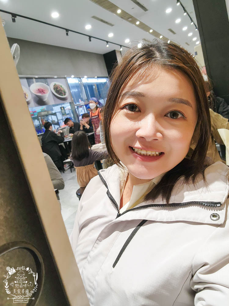 文章牛肉湯|台南未營業就開始排隊的人氣牛肉湯！買牛腩湯送牛肉燥飯！台南必吃牛肉湯！