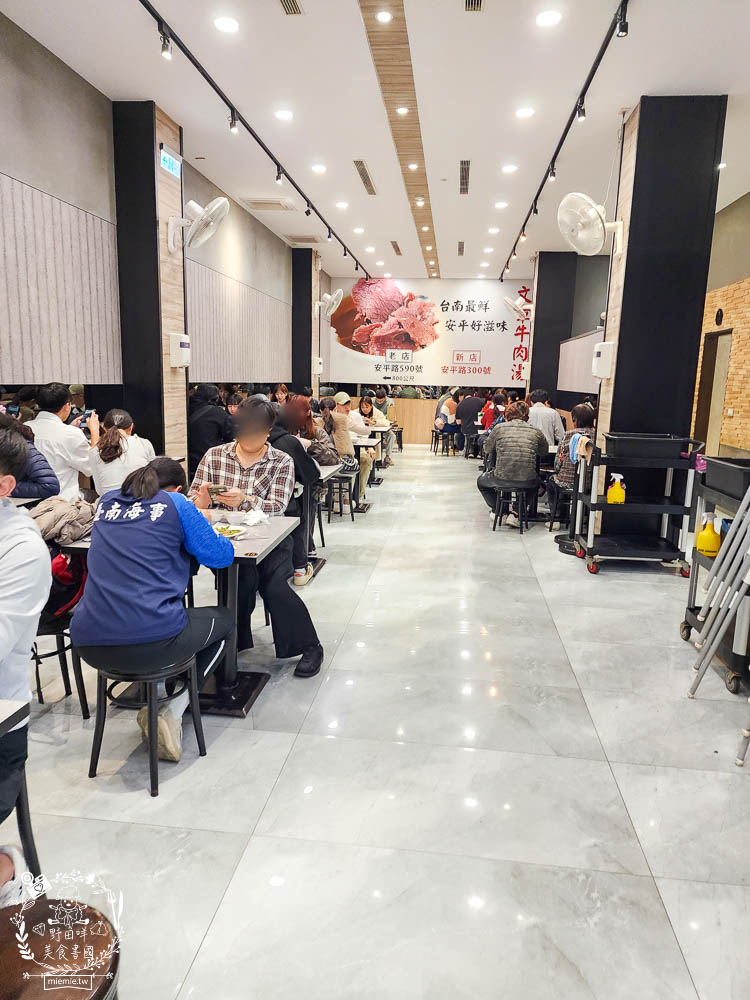 文章牛肉湯|台南未營業就開始排隊的人氣牛肉湯！買牛腩湯送牛肉燥飯！台南必吃牛肉湯！