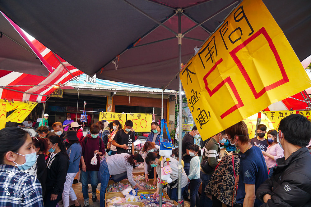 高雄[2025蓮池潭新春年街/左營萬年季美食]上百美食百貨玩樂攤位!吃喝玩樂一整天!