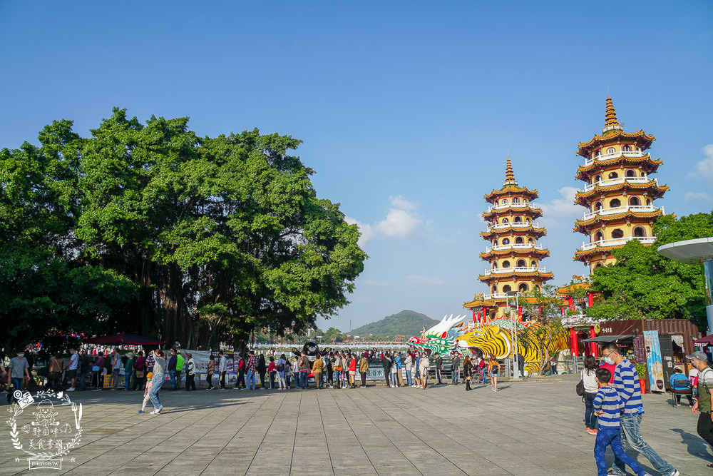 高雄[2025蓮池潭新春年街/左營萬年季美食]上百美食百貨玩樂攤位!吃喝玩樂一整天!