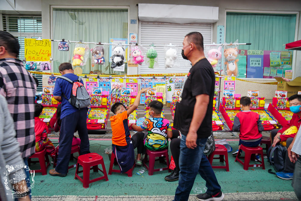 高雄[2025蓮池潭新春年街/左營萬年季美食]上百美食百貨玩樂攤位!吃喝玩樂一整天!