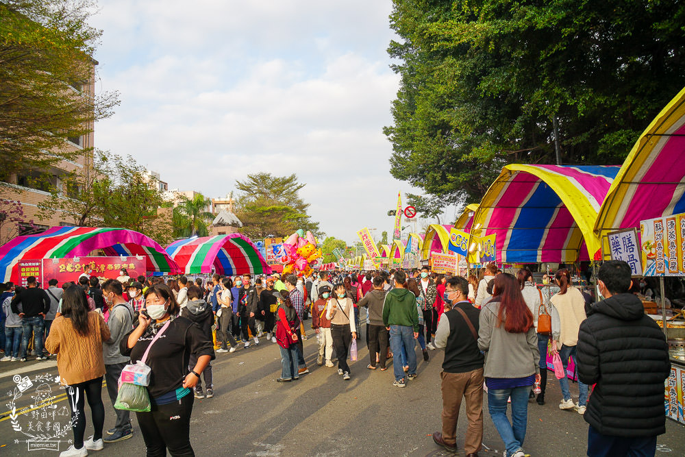 高雄[2025蓮池潭新春年街/左營萬年季美食]上百美食百貨玩樂攤位!吃喝玩樂一整天!