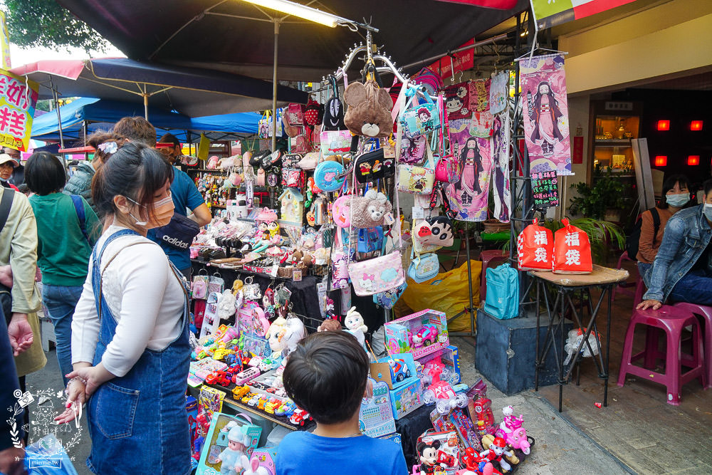 高雄[2025蓮池潭新春年街/左營萬年季美食]上百美食百貨玩樂攤位!吃喝玩樂一整天!