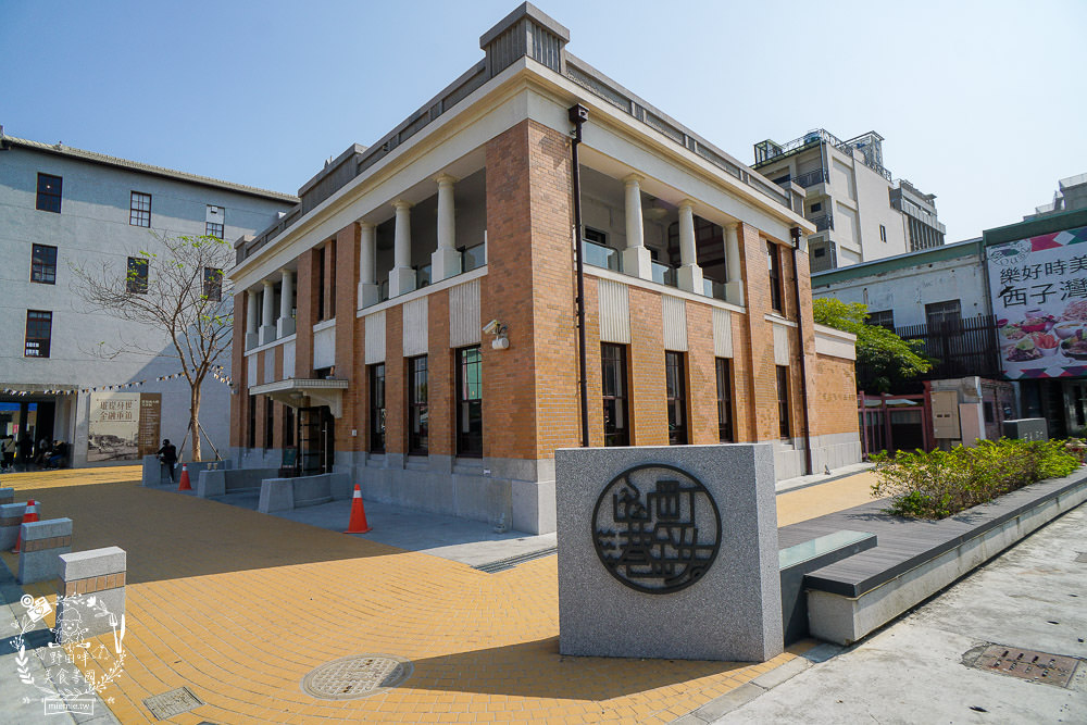 高雄[新濱・駅前]金碧輝煌的百年老銀行化身復古咖啡廳!西子灣咖啡廳推薦