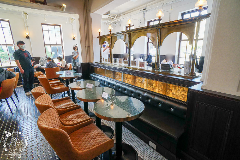 高雄[新濱・駅前]金碧輝煌的百年老銀行化身復古咖啡廳!西子灣咖啡廳推薦