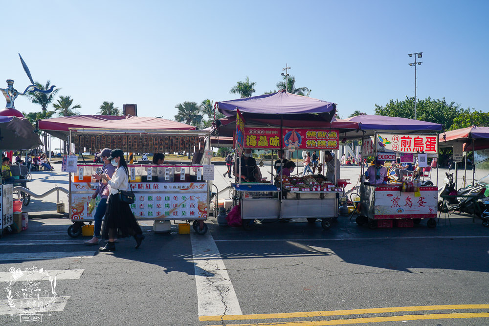 高雄旗津老街美食推薦!超人氣烤魷魚|超獨特泡菜蝦蛋|假日排隊的番薯椪|海產店多到滿出來RRRR~