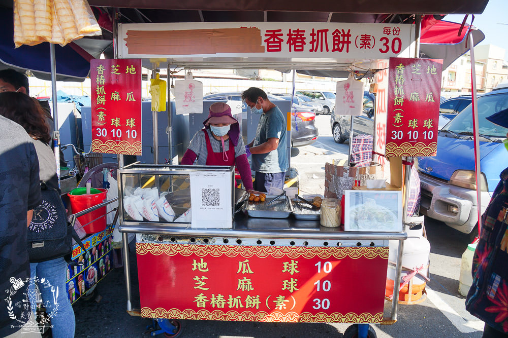 高雄旗津老街美食推薦!超人氣烤魷魚|超獨特泡菜蝦蛋|假日排隊的番薯椪|海產店多到滿出來RRRR~
