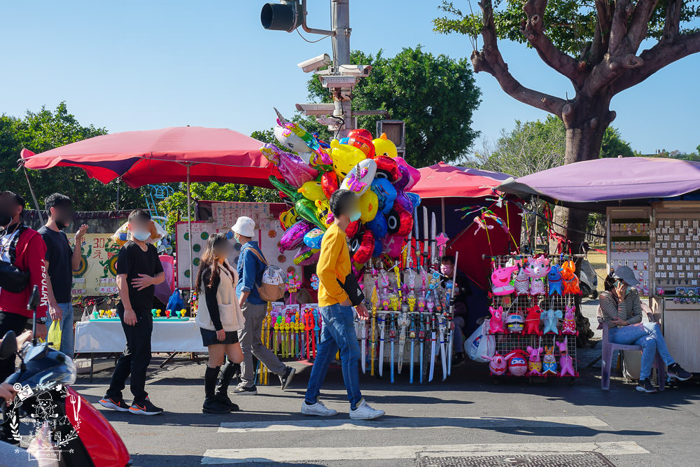 高雄旗津老街美食推薦!超人氣烤魷魚|超獨特泡菜蝦蛋|假日排隊的番薯椪|海產店多到滿出來RRRR~