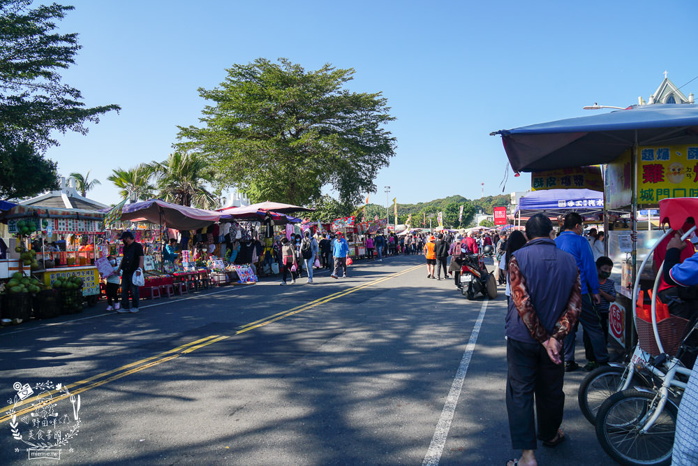 高雄旗津老街美食推薦!超人氣烤魷魚|超獨特泡菜蝦蛋|假日排隊的番薯椪|海產店多到滿出來RRRR~