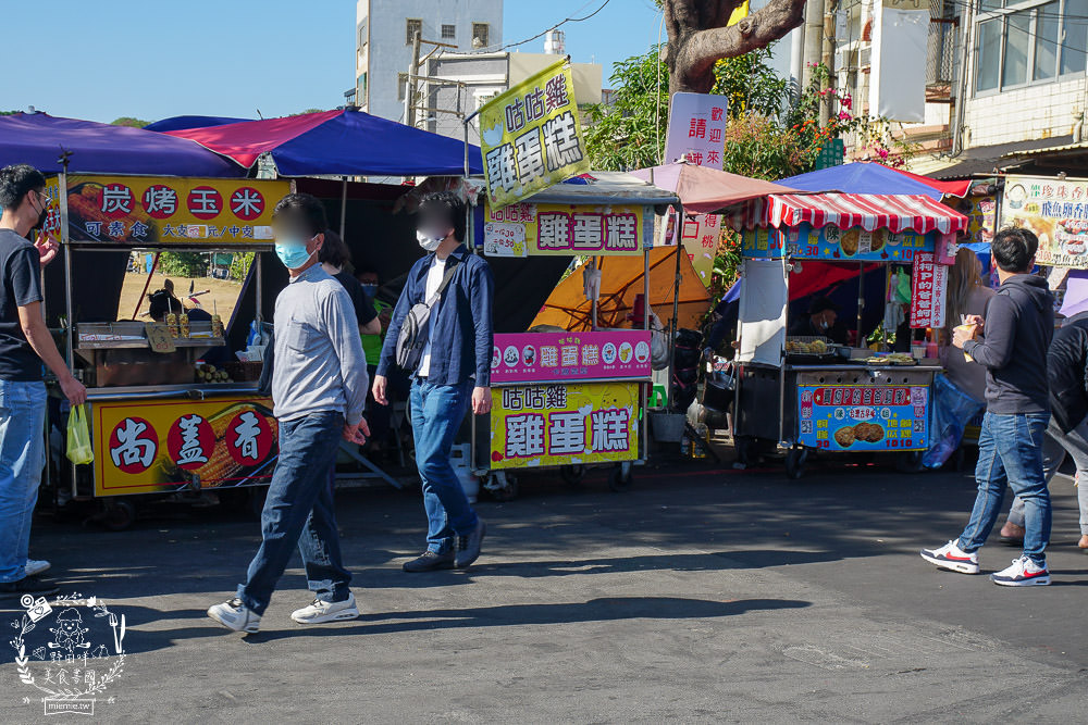 高雄旗津老街美食推薦!超人氣烤魷魚|超獨特泡菜蝦蛋|假日排隊的番薯椪|海產店多到滿出來RRRR~