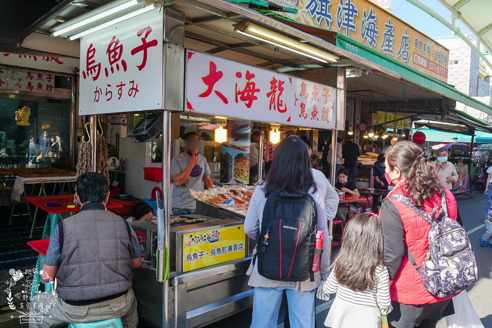 高雄旗津老街美食推薦!超人氣烤魷魚|超獨特泡菜蝦蛋|假日排隊的番薯椪|海產店多到滿出來RRRR~