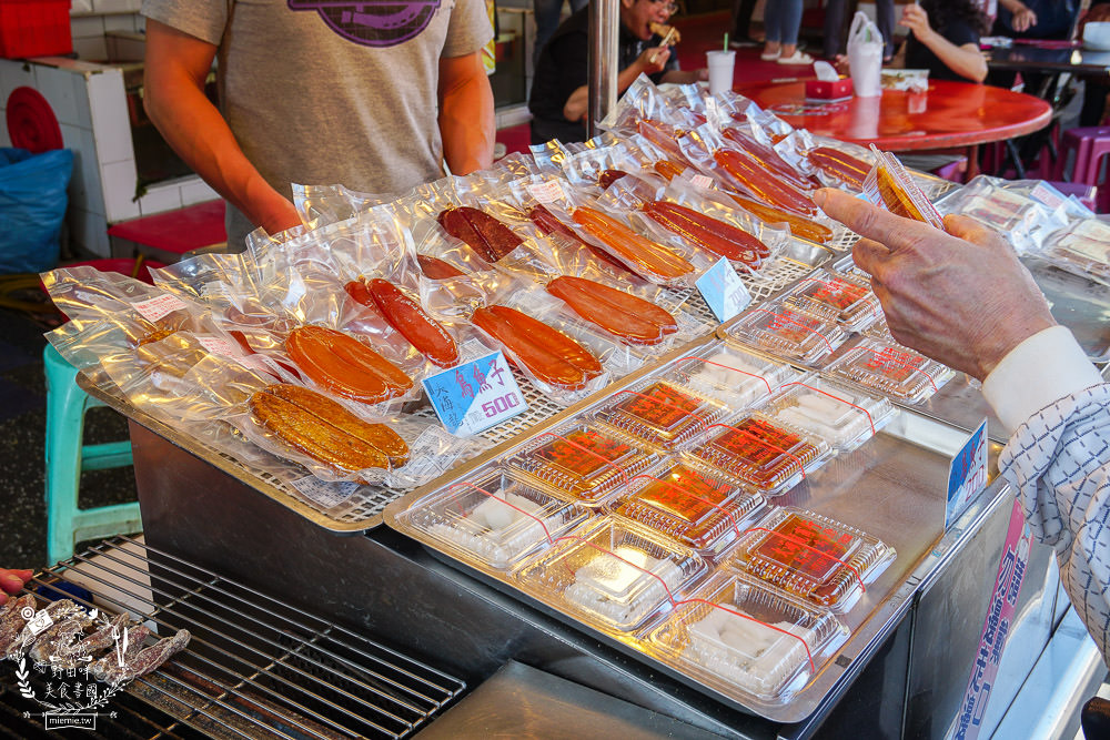 高雄旗津老街美食推薦!超人氣烤魷魚|超獨特泡菜蝦蛋|假日排隊的番薯椪|海產店多到滿出來RRRR~