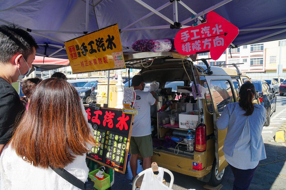 高雄旗津老街美食推薦!超人氣烤魷魚|超獨特泡菜蝦蛋|假日排隊的番薯椪|海產店多到滿出來RRRR~